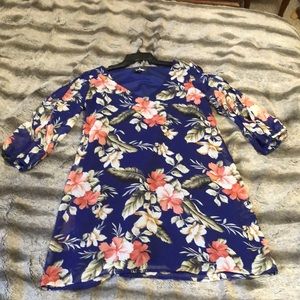 Lulus Shift dress with 3/4 split sleeves. Size XS